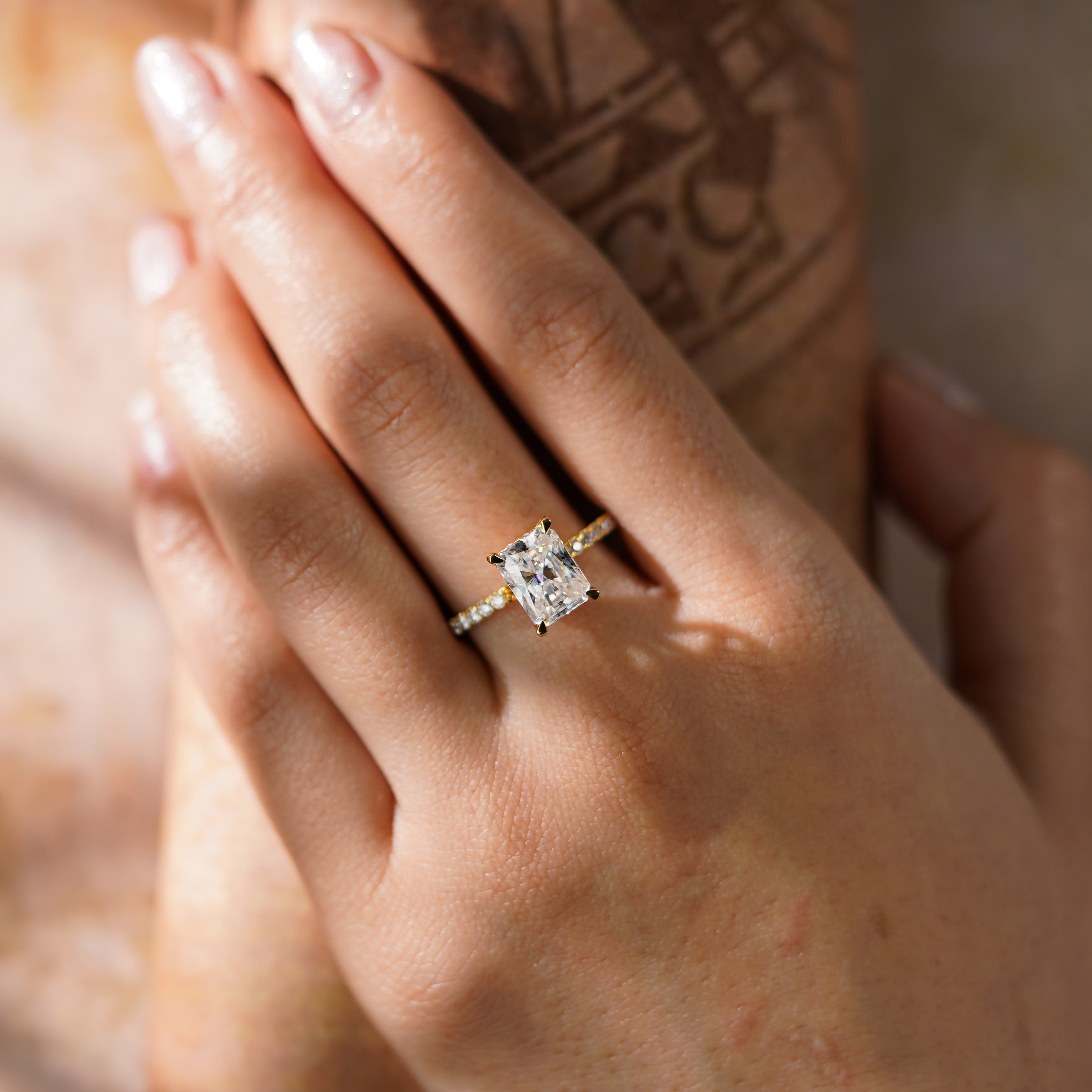 Oval Solitaire Engagement Ring – 2 CT Lab Grown Diamond